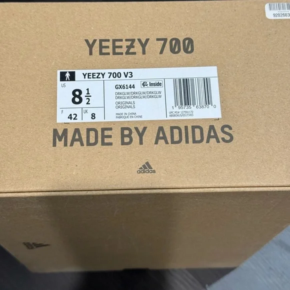 Adidas Men’s Black on Black Yeezy’s - Picture 3 of 10